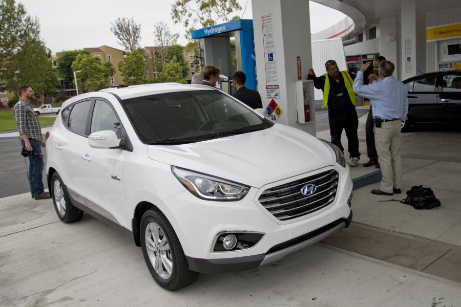  Hyundai Tucson Fuel Cell 2014 года  (фото 17 из 32)